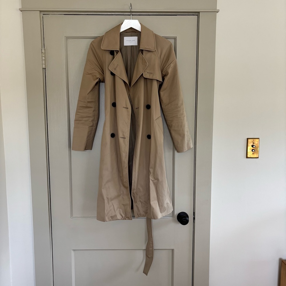 Everlane Classic Beige Trench Coat